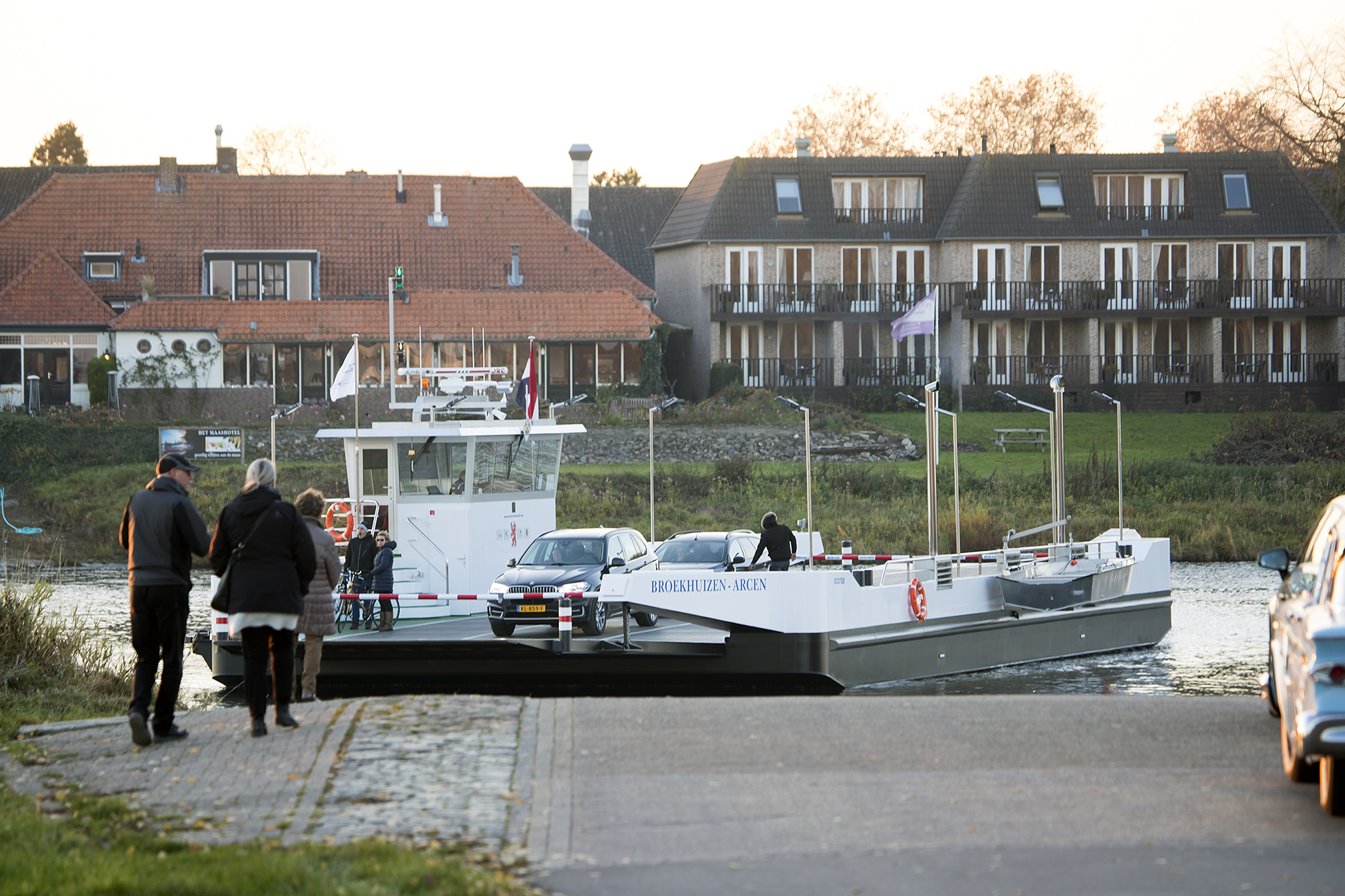 Veerpont Broekhuizen Arcen
