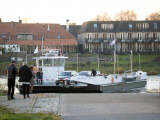 Veerpont Broekhuizen Arcen